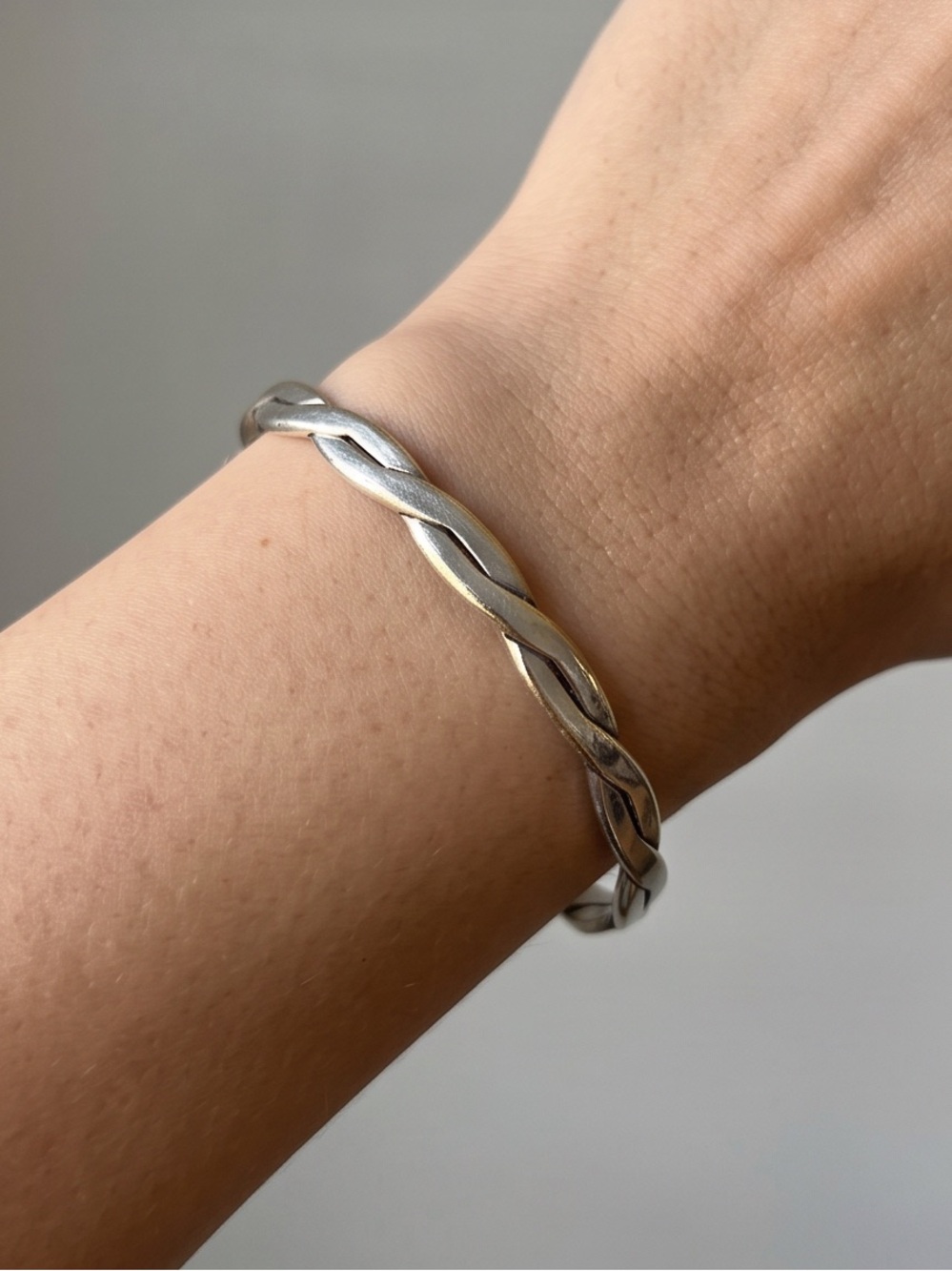 Vintage Taxco Mexico Sterling Silver Bangle
Unisex 8”